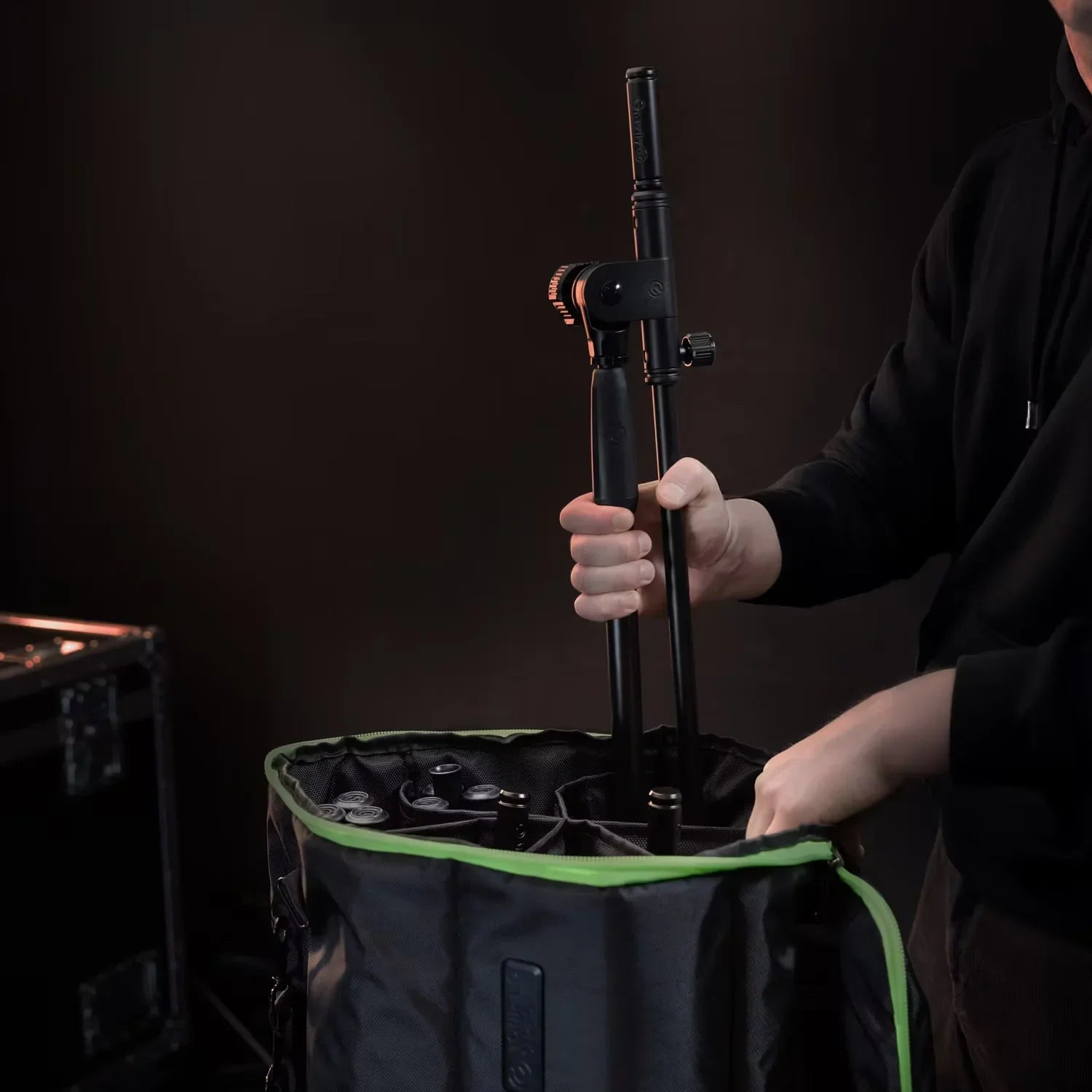 Gravity TBG MS 6 B Touring transport bag for up to six microphone stands, rollable