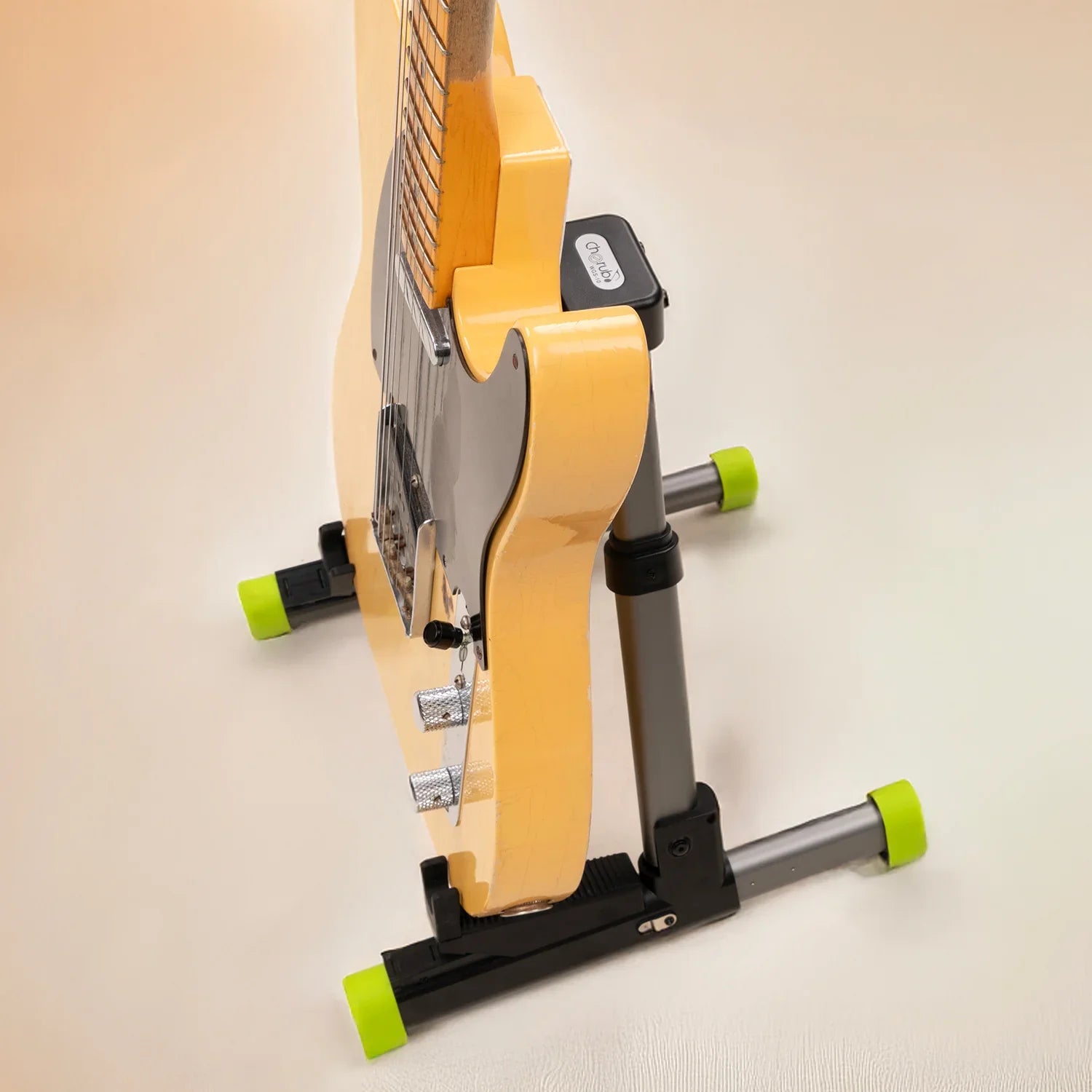 Universal WGS-10 Foldable Guitar Stand