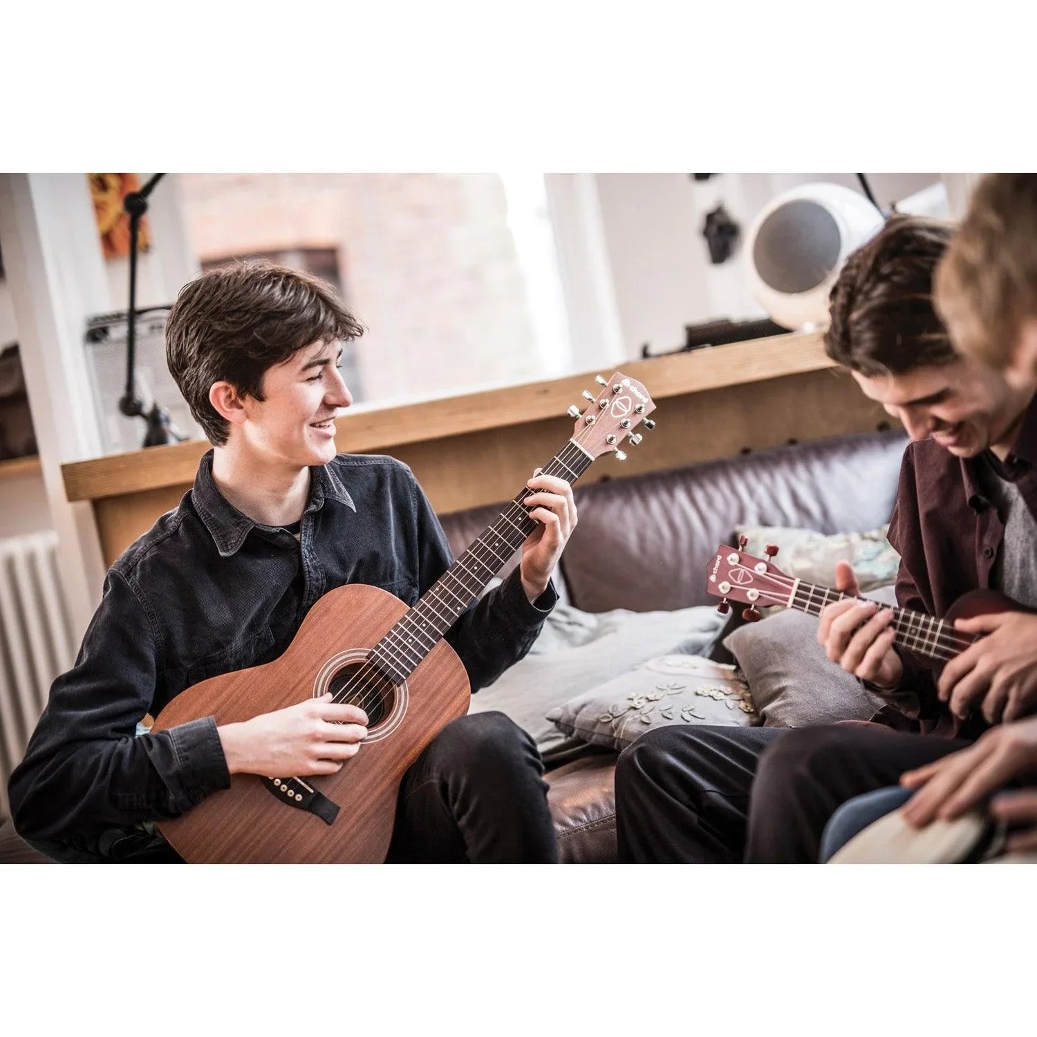 Chord CSC35 Sapele Compact Acoustic Guitar - DY Pro Audio