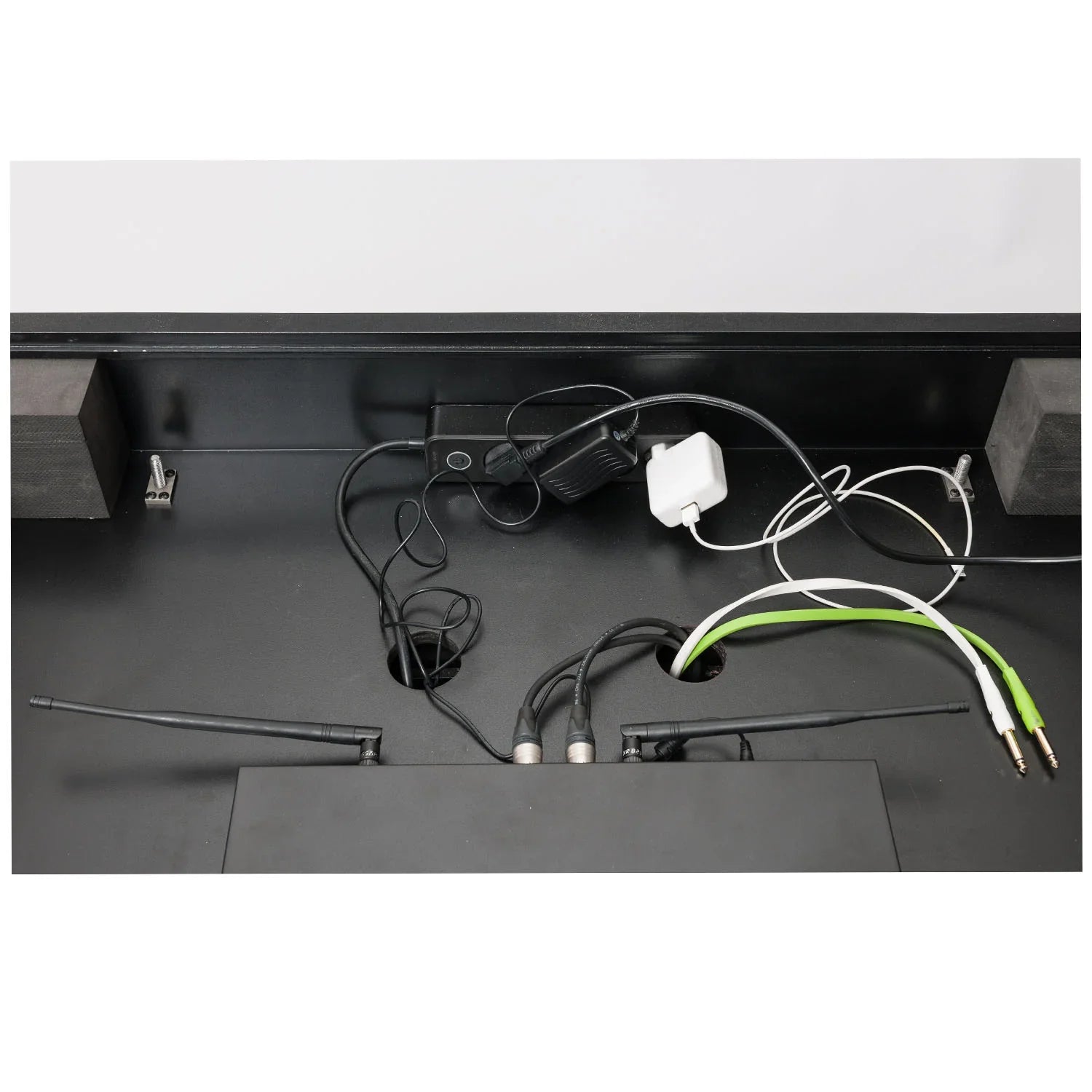 Magma Groove Terminal DDJ-REV7 DJ Booth