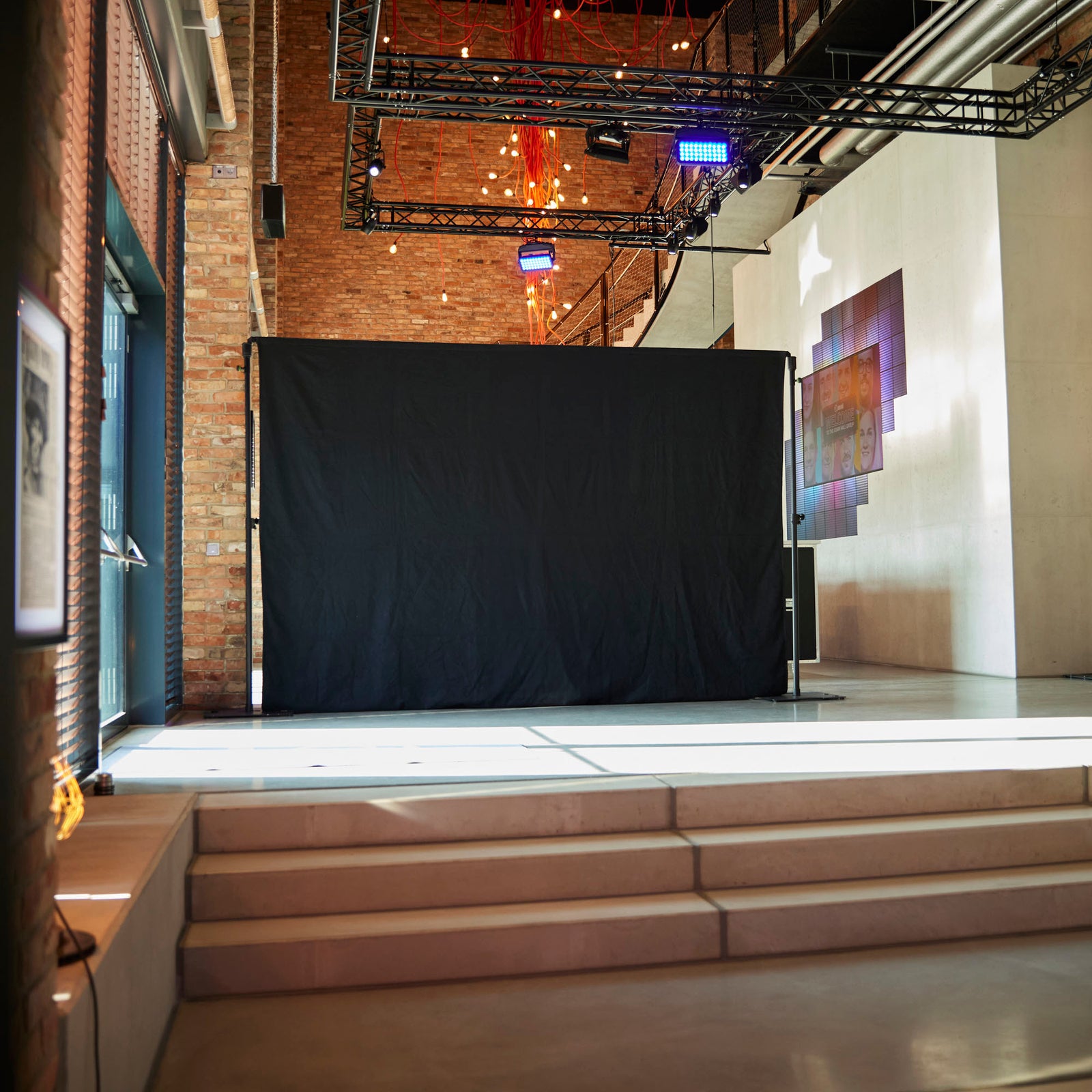 Gravity PAD SET 2 Pipe and Drape curtain system incl. curtain