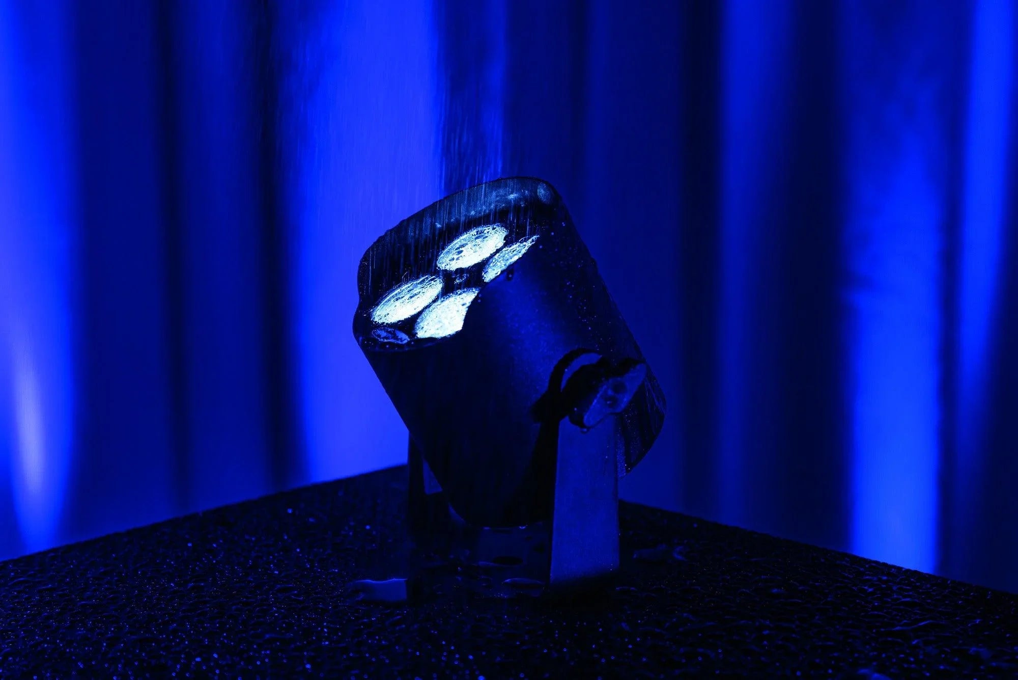 Showtec EventLITE 4/8 Mini Q6 IP65 Mobile Spot Light - black - DY Pro Audio