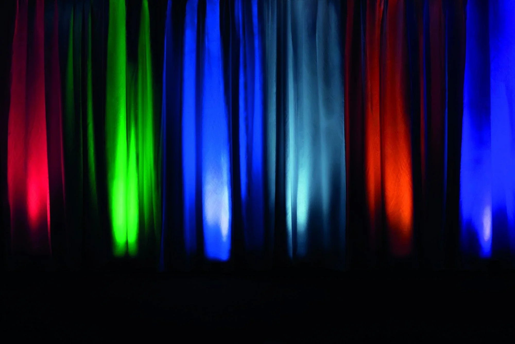 Showtec EventLITE 4/8 Mini Q6 IP65 Mobile Spot Light - white - DY Pro Audio