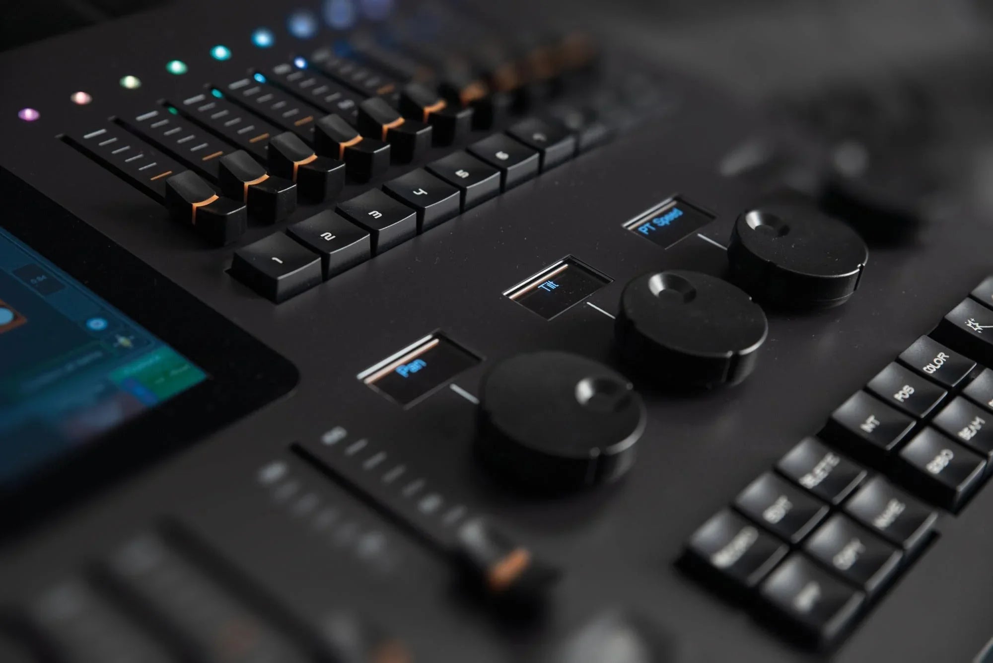 Showtec LAMPY 20 1U 1-Universe 20-fader DMX console - DY Pro Audio