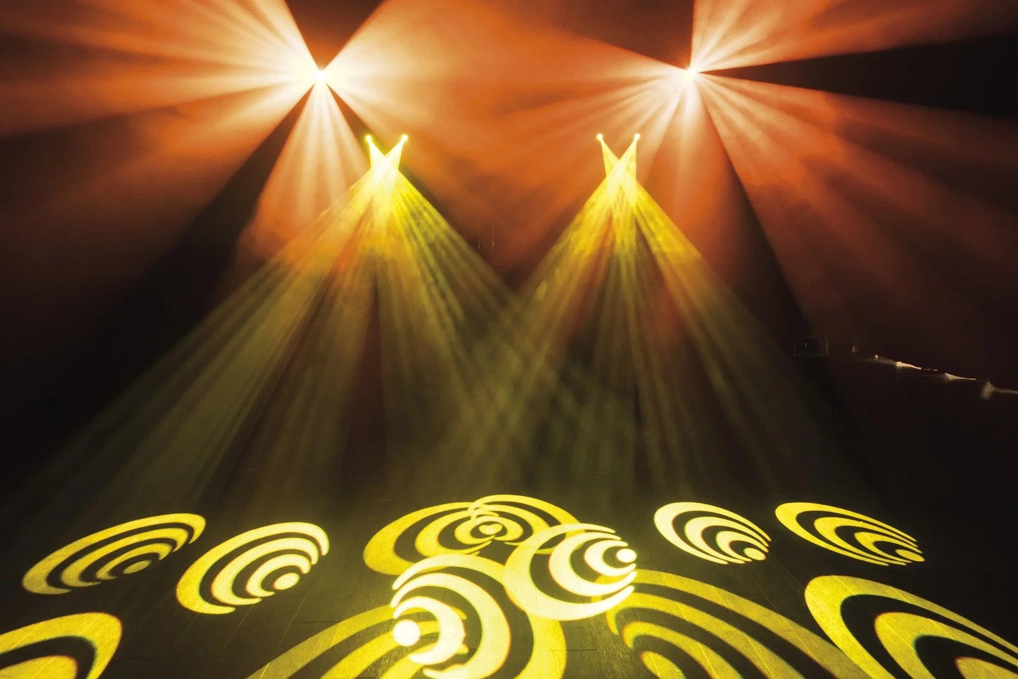 Showtec Shark Spot One Compact 60 W LED Spot Moving Head - DY Pro Audio