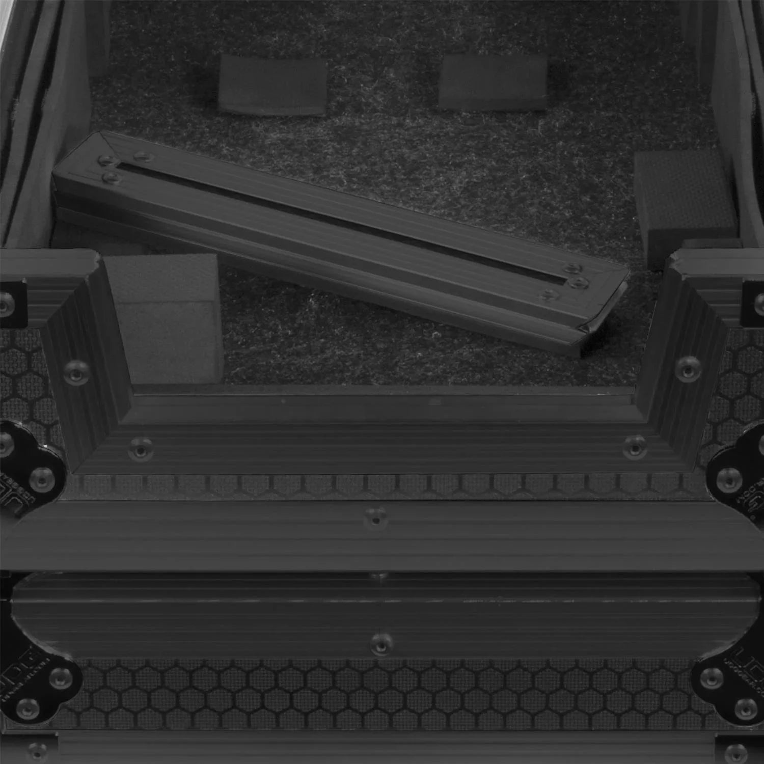 UDG Ultimate Flight Case Rane Four Black Plus (Laptop Shelf + Wheels) - DY Pro Audio