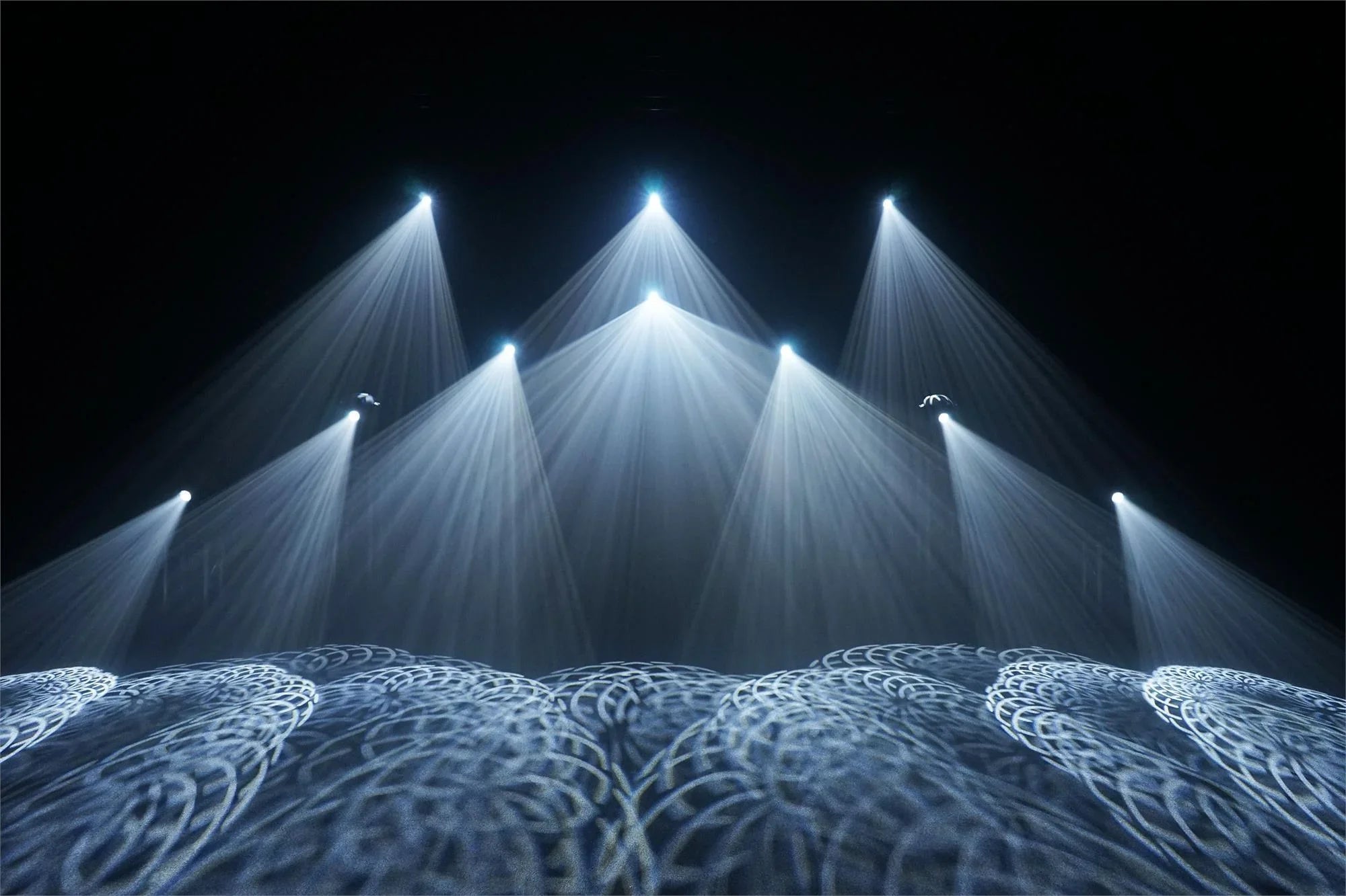 Equinox Fusion 200 Zoom Spot (White Housing) - DY Pro Audio