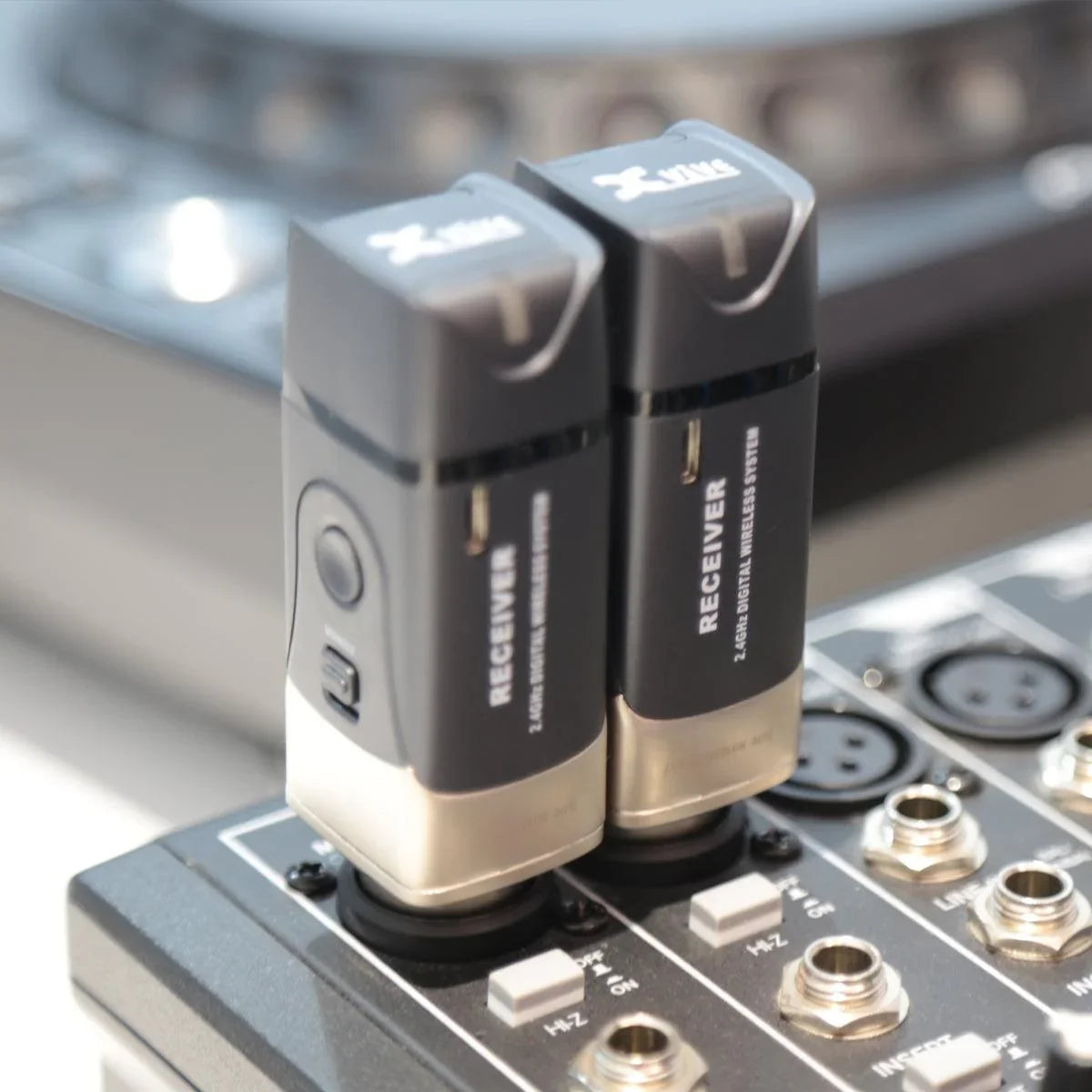 Xvive Dual U3 Wireless System for Audio - DY Pro Audio