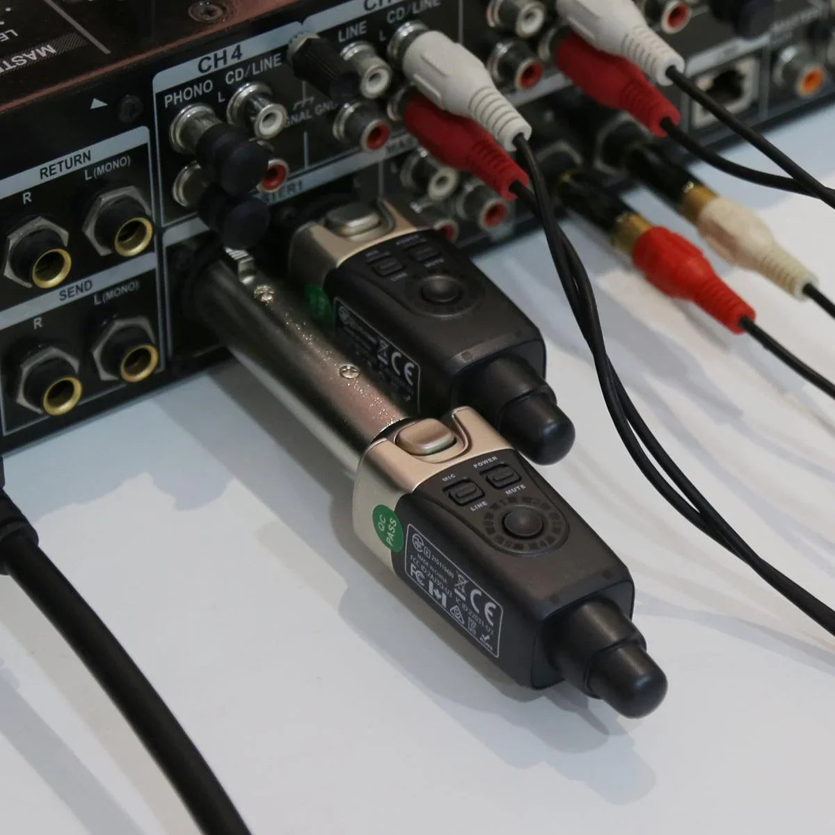 Xvive Dual U3 Wireless System for Audio - DY Pro Audio