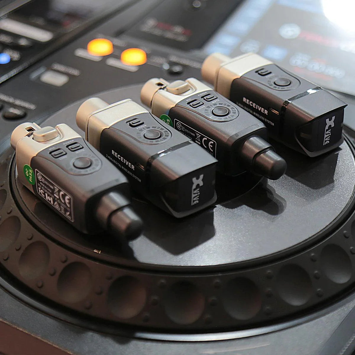 Xvive Dual U3 Wireless System for Audio - DY Pro Audio