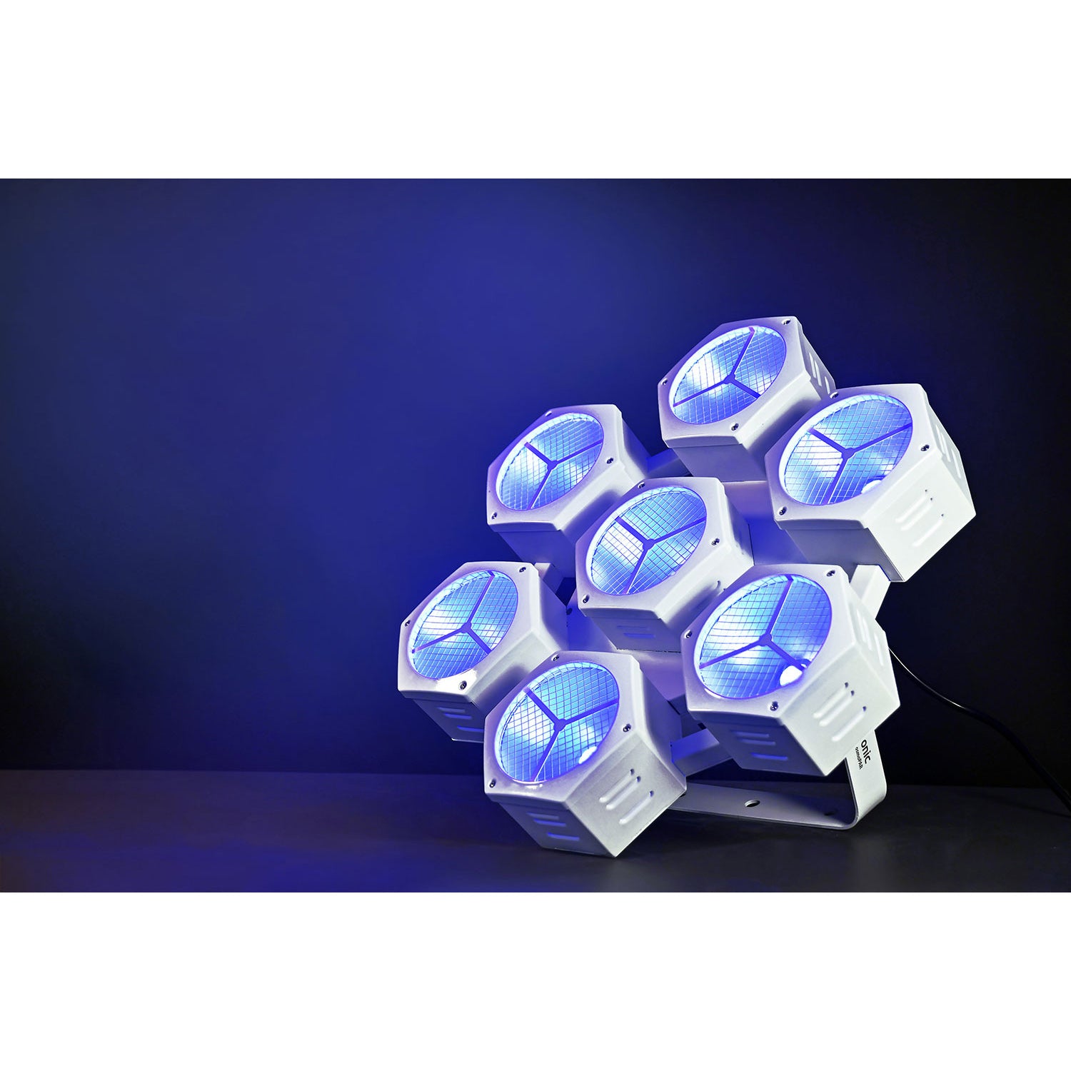 Citronic CosmoPAR White 7x40W COB LED RGBW PAR Light Limited Edition